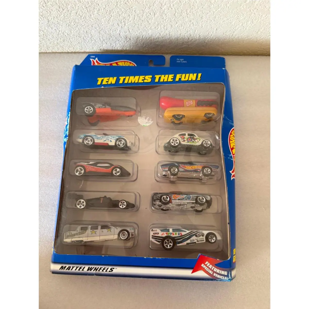 Mattel Hot Wheels 10 Car Gift Set 18730 White Toys R Us Funny Car AC6