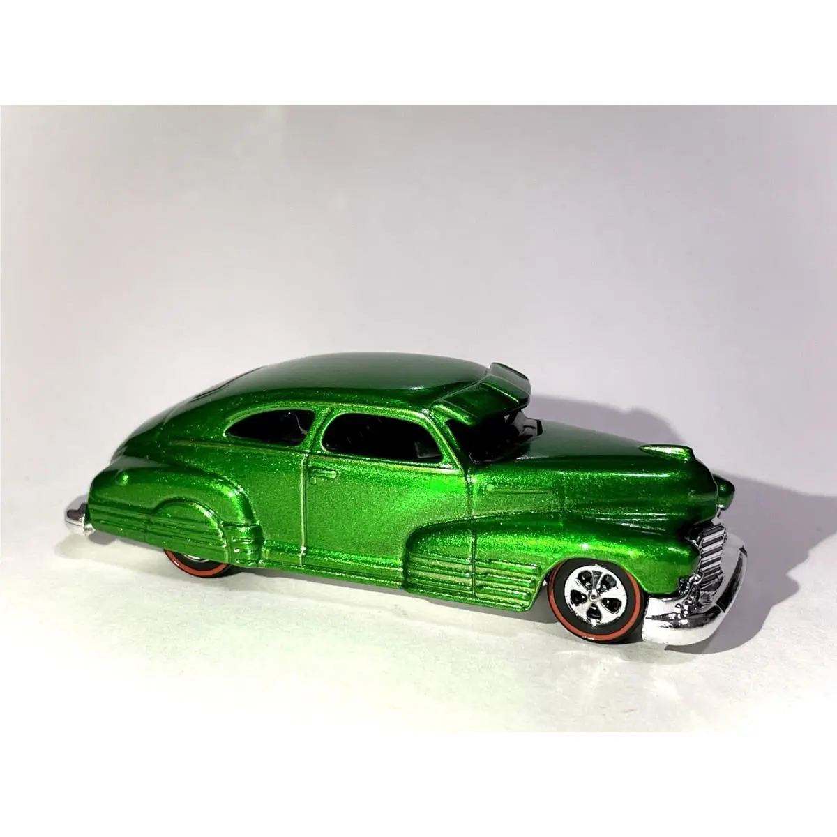 Hot Wheels Custom Made Redline Candy Metallic Green ‘47 Chevy Fleetline