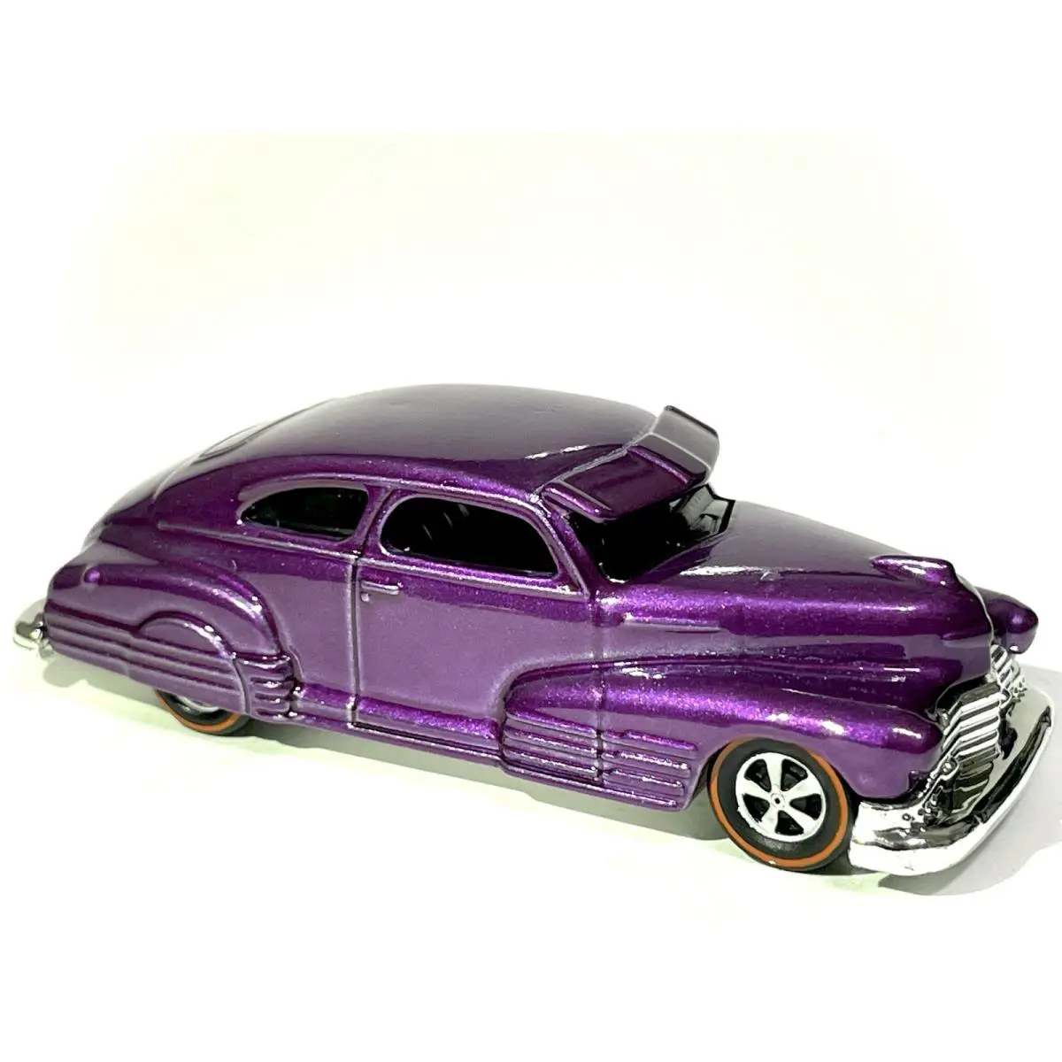 Hot Wheels Custom Made Redline Spectraflame Purple ‘47 Chevy Fleetline