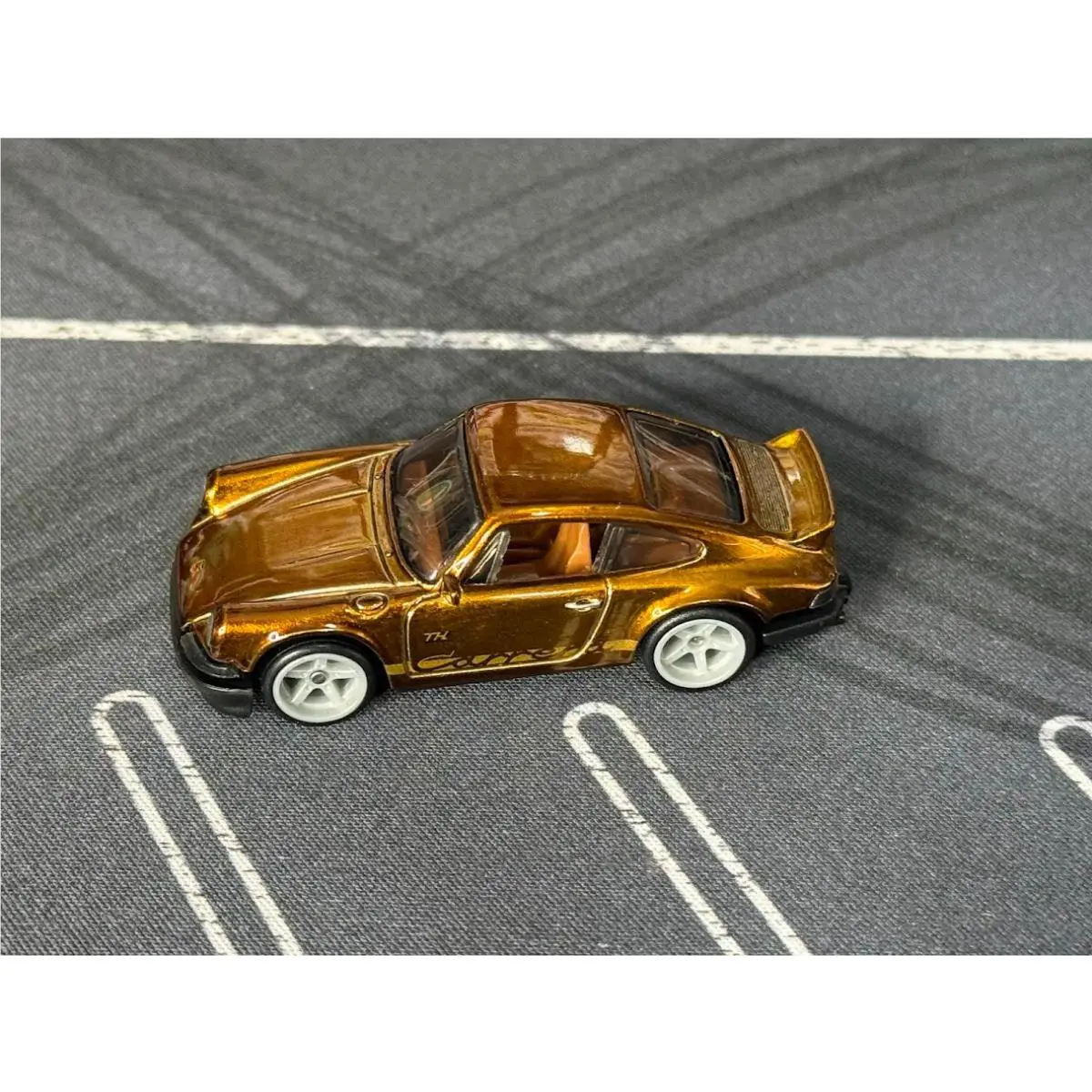 Hot Wheels 2026 Sth Super Treasure Hunt Porsche 911 Carrera RS 2.7 Unspun