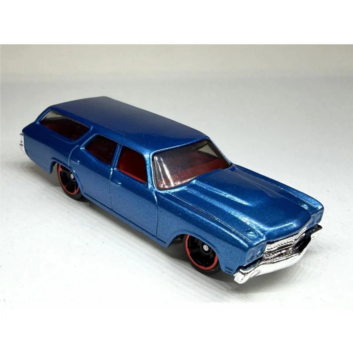 Hot Wheels Custom Made Metallic Blue Redline Series `70 Chevelle SS Wagon