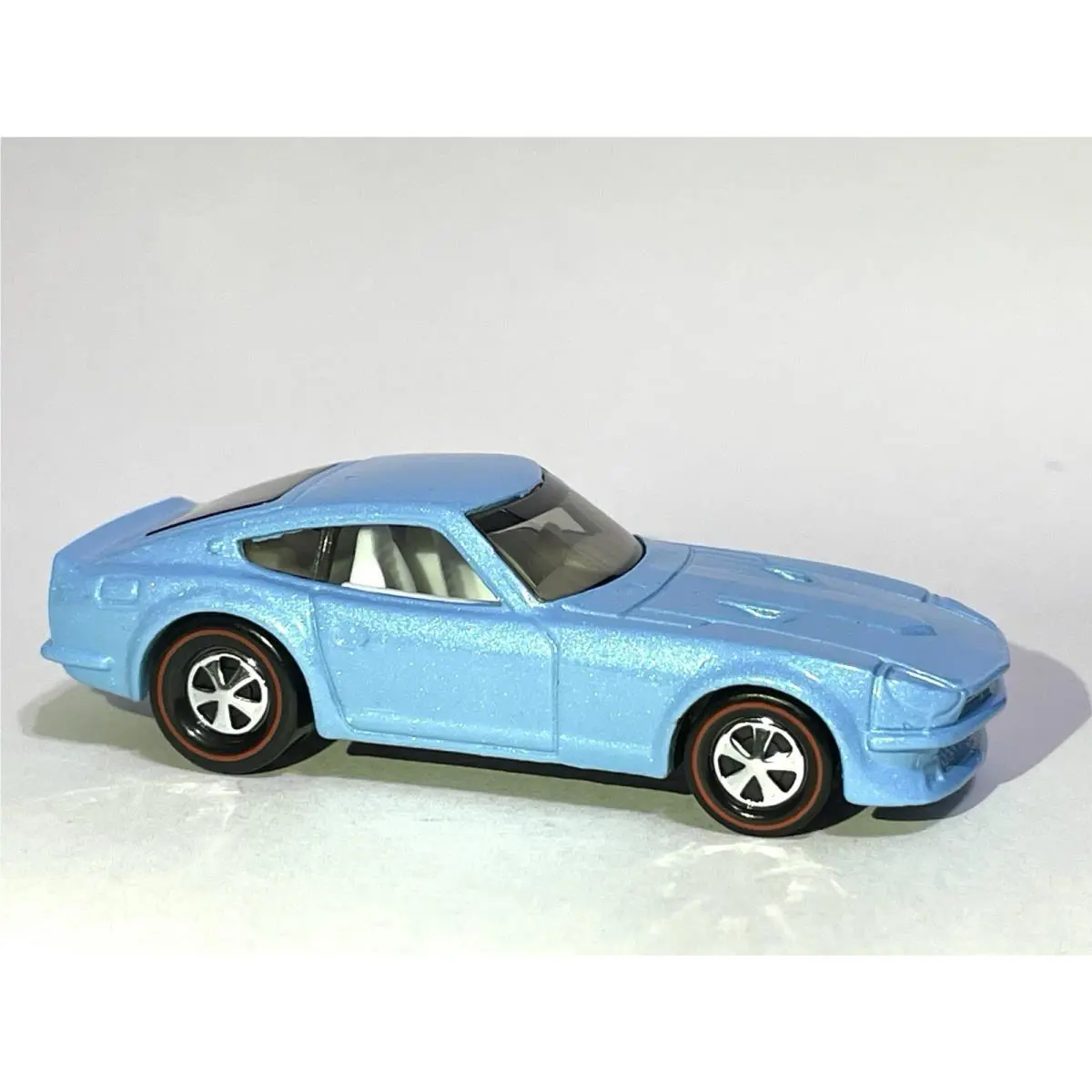 Hot Wheels “custom Made” 70`s Datsun 240Z Jdm Baby Blue Pearl Redline