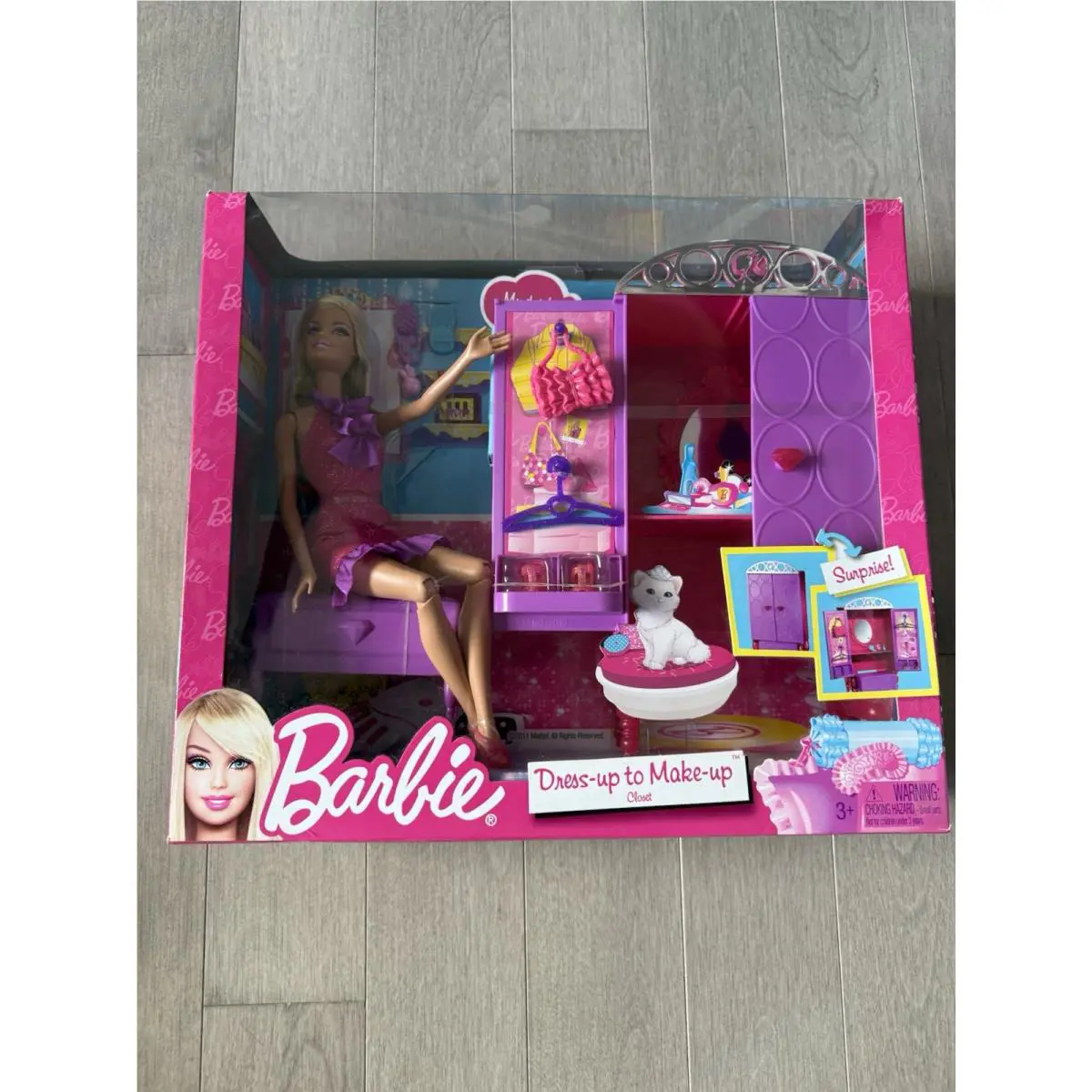 Barbie Dress-up to Make-up Set 2011 Mattel Doll Vanity Closet Accessories