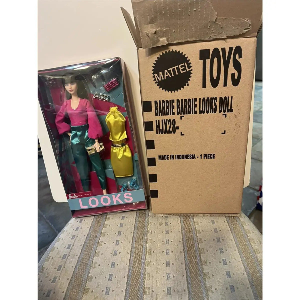 Barbie Signature Barbie Looks Doll 19 with Mix Match Fashions In Shipper