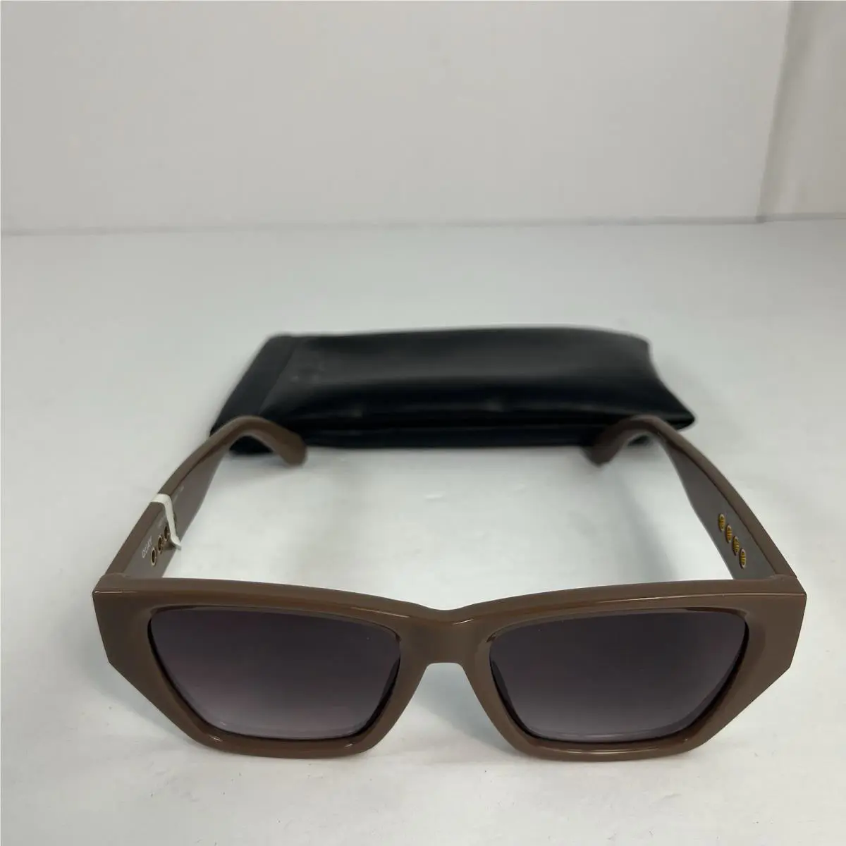 Quay Australia No Apologies Angled Square Sunglasses Brown w/ Case