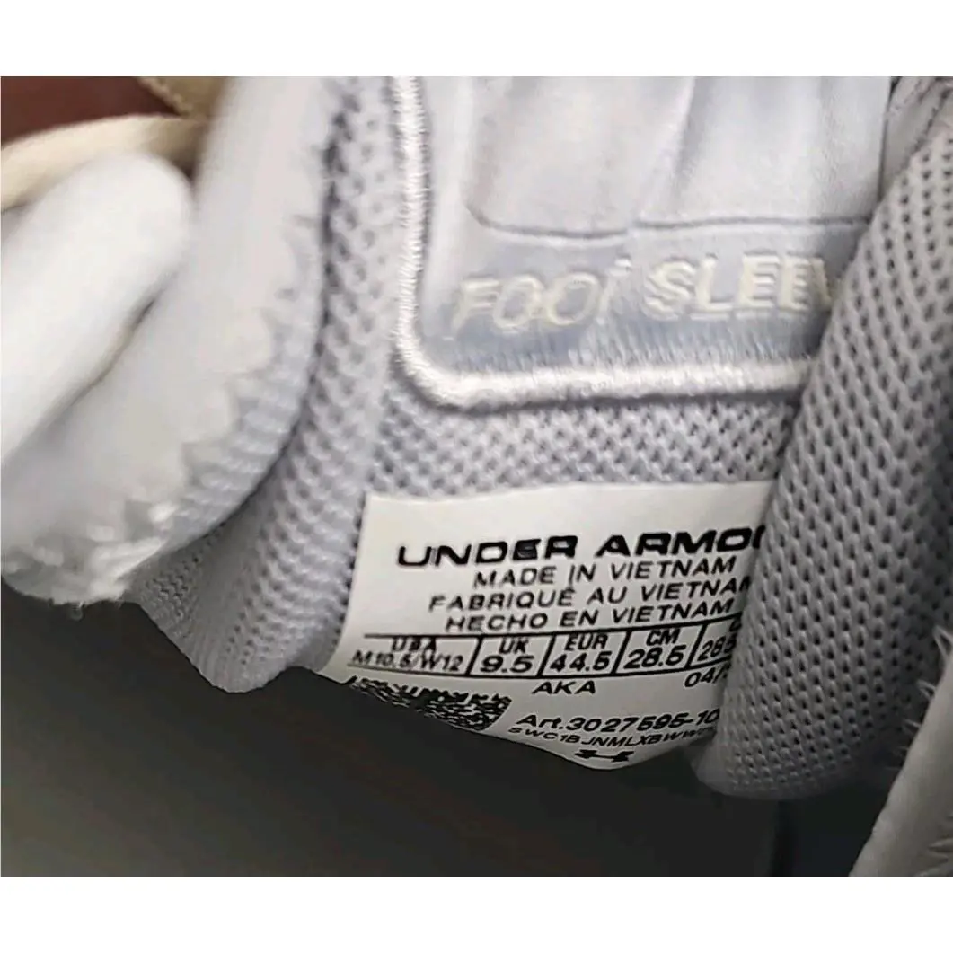 Under Armour shoes - Under Armour Apparition - Apparition - 3027595 102 - Silver 3