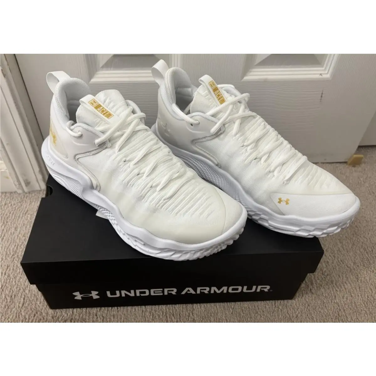 Under Armour Flow Ace Volleyball Shoes Women Size 11.5 White 3027084-100