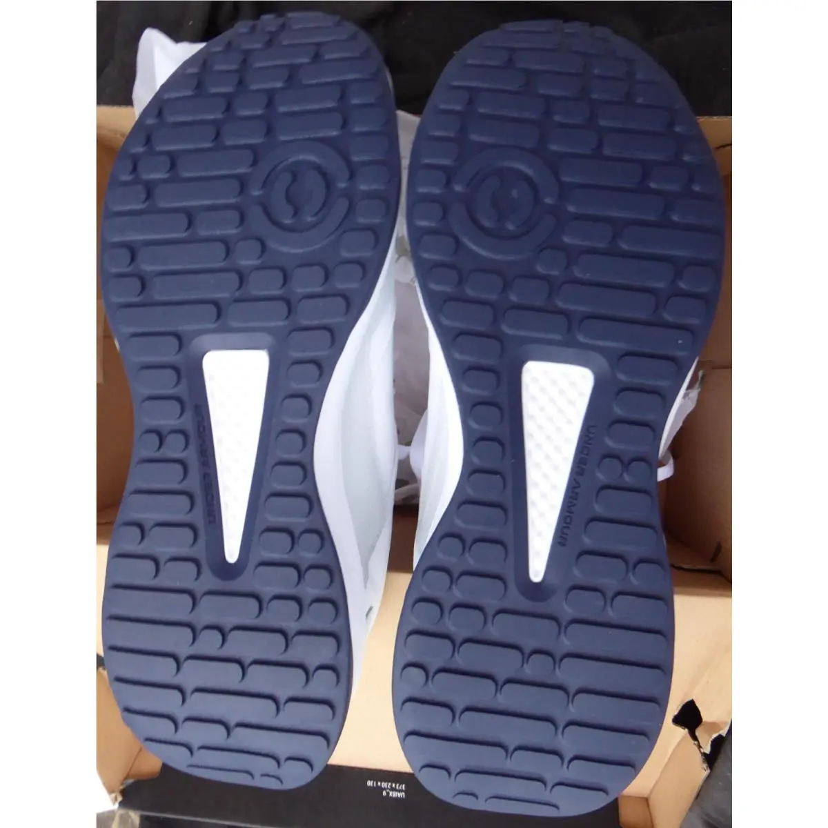 Under Armour shoes - White/Gray 3