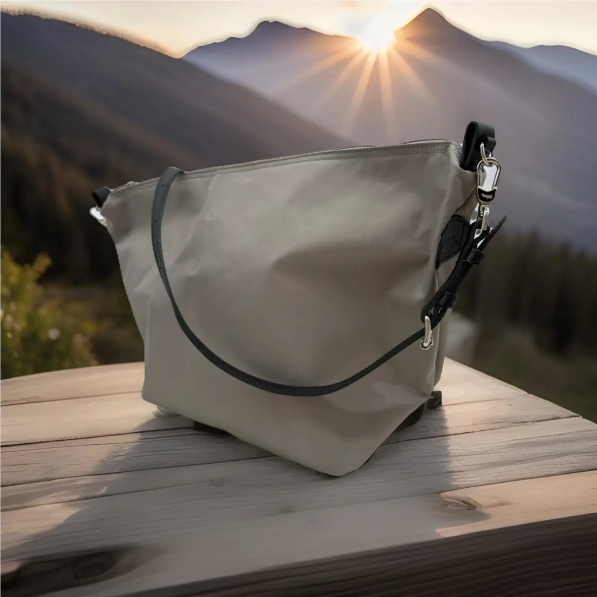 Longchamp Medium Le Slouch Canvas Hobo Bag In Turtledove