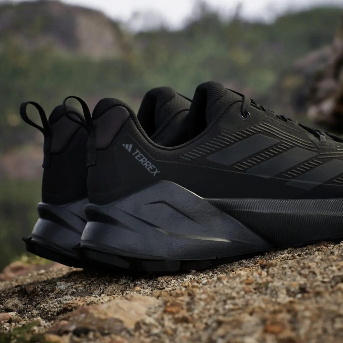 Adidas shoes - Cblack/Carbon/Grefou 9