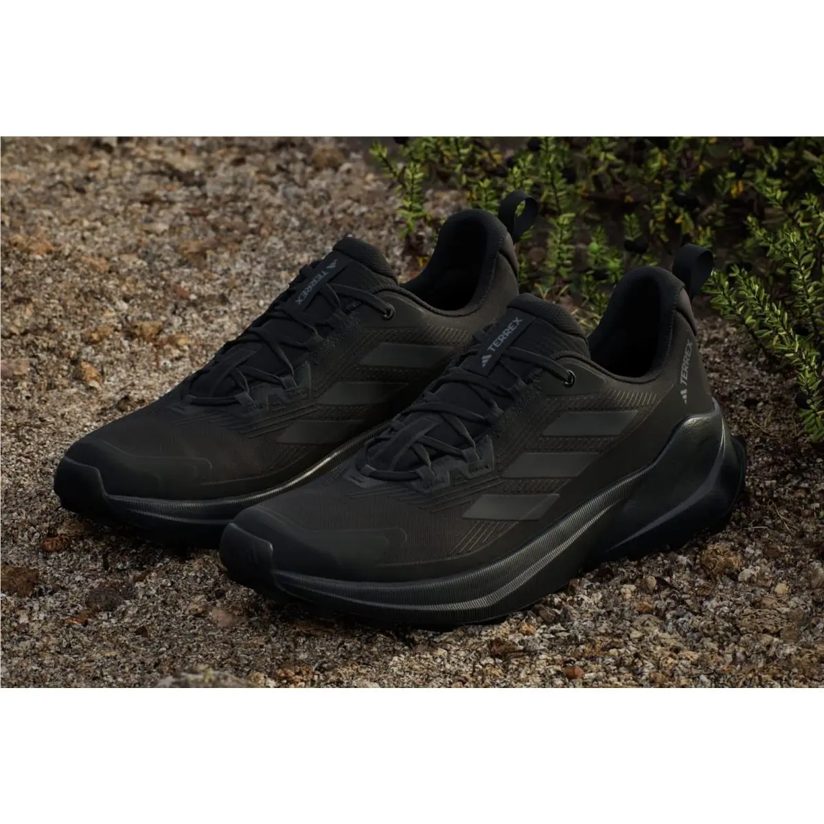 Adidas shoes - Cblack/Carbon/Grefou 6