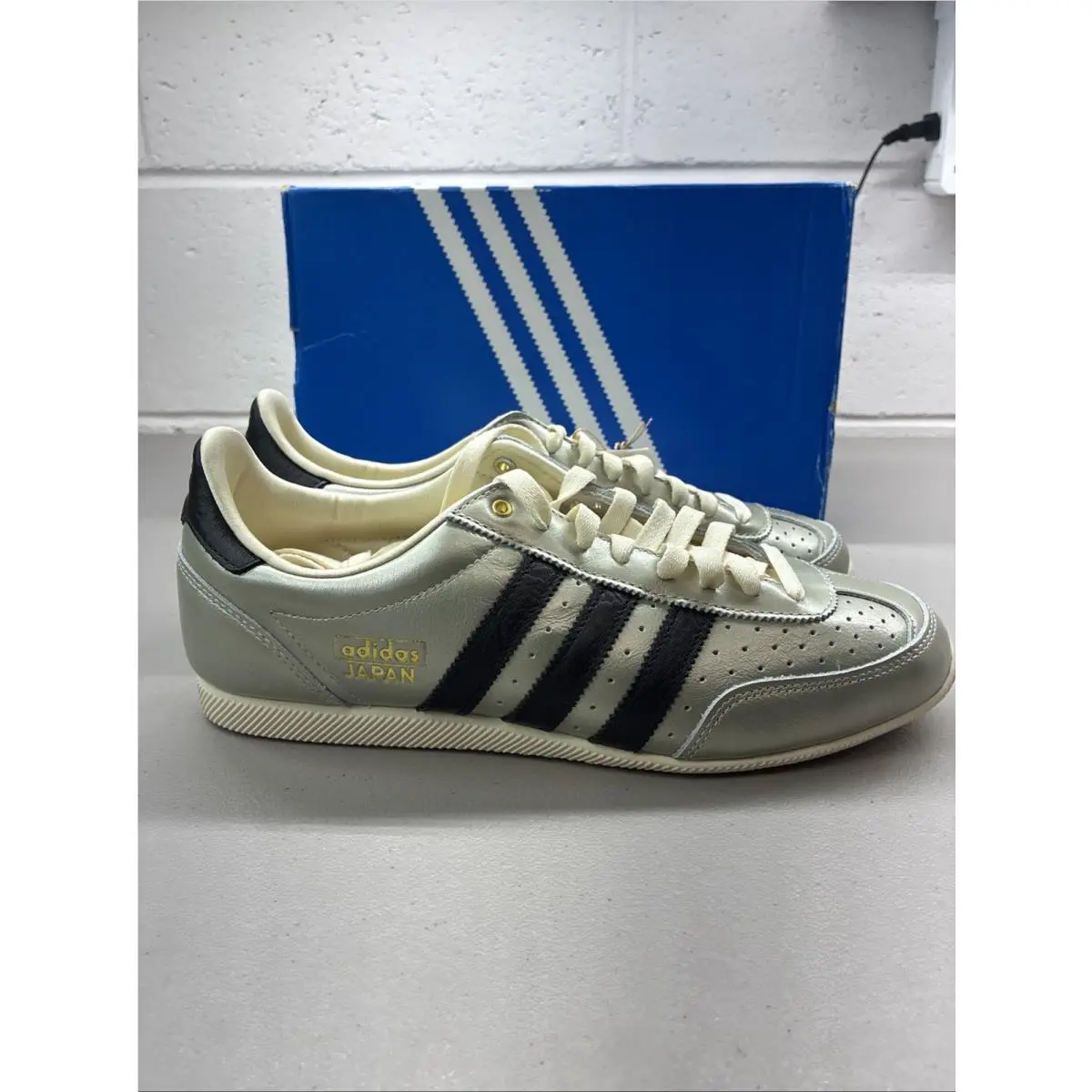 Adidas shoes - adidas Originals - Originals - JS4015 - Silver 3