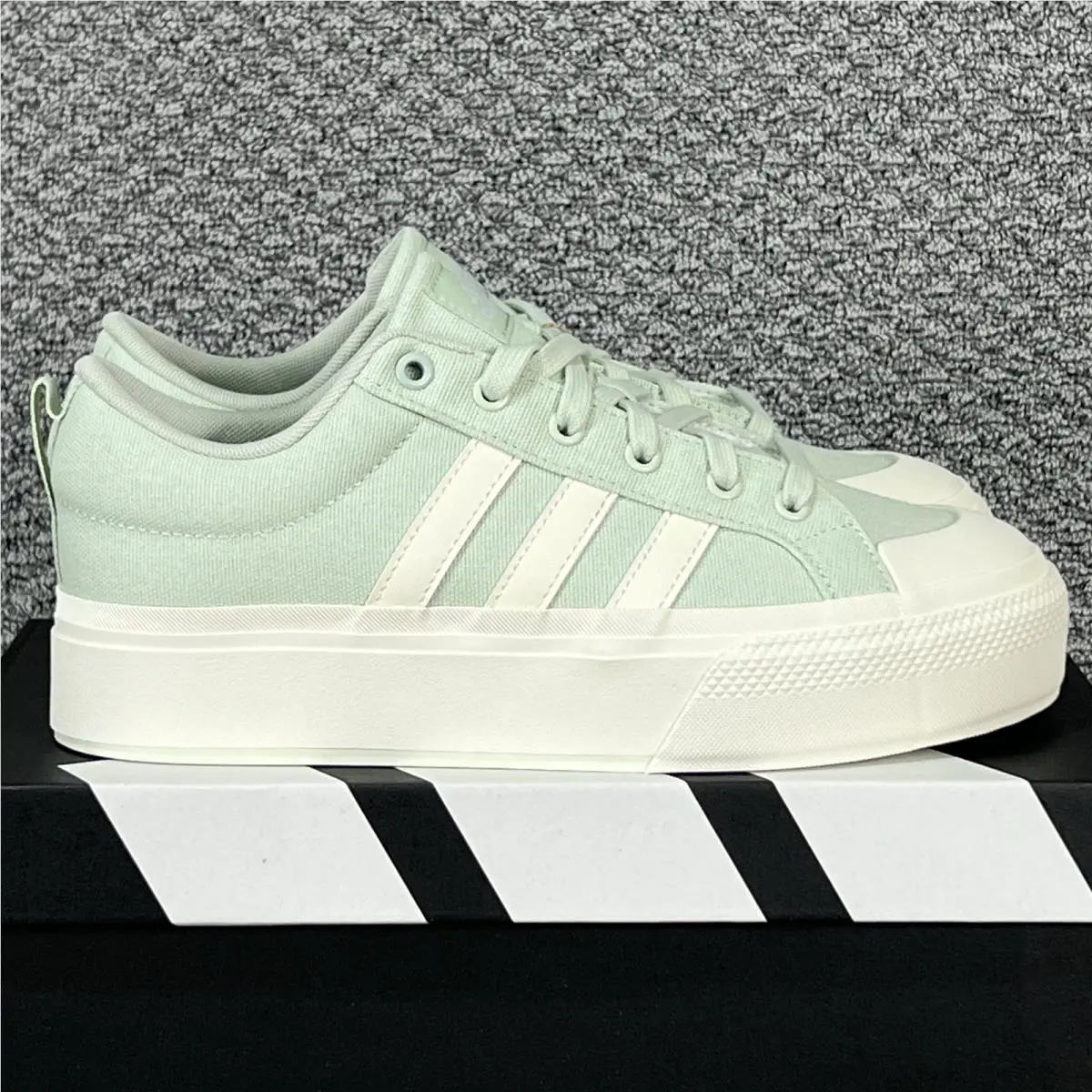 Adidas Bravada 2.0 Women`s Size 8.5 Platform Shoes Linen Green Off White Casual