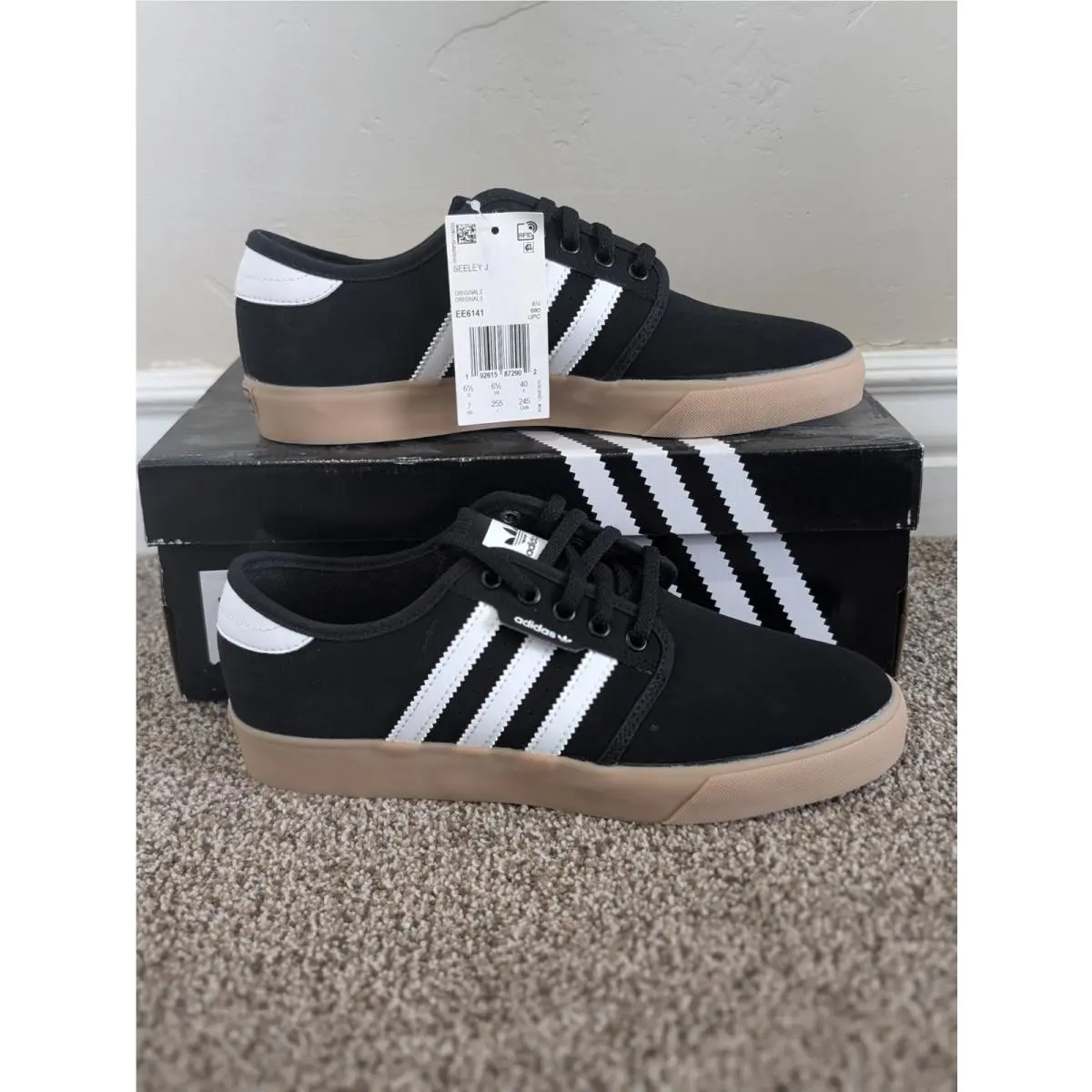 Size 7 Youth Adidas Seeley J Black/white Lace Up Low Top Sneakers EE6141