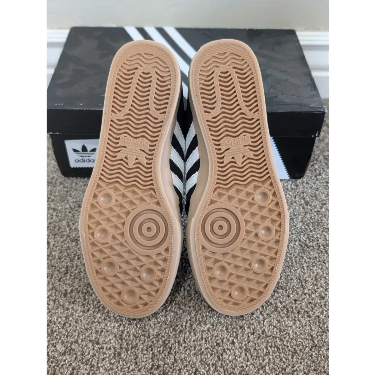 Adidas shoes - Adidas	Seeley J - Black 4