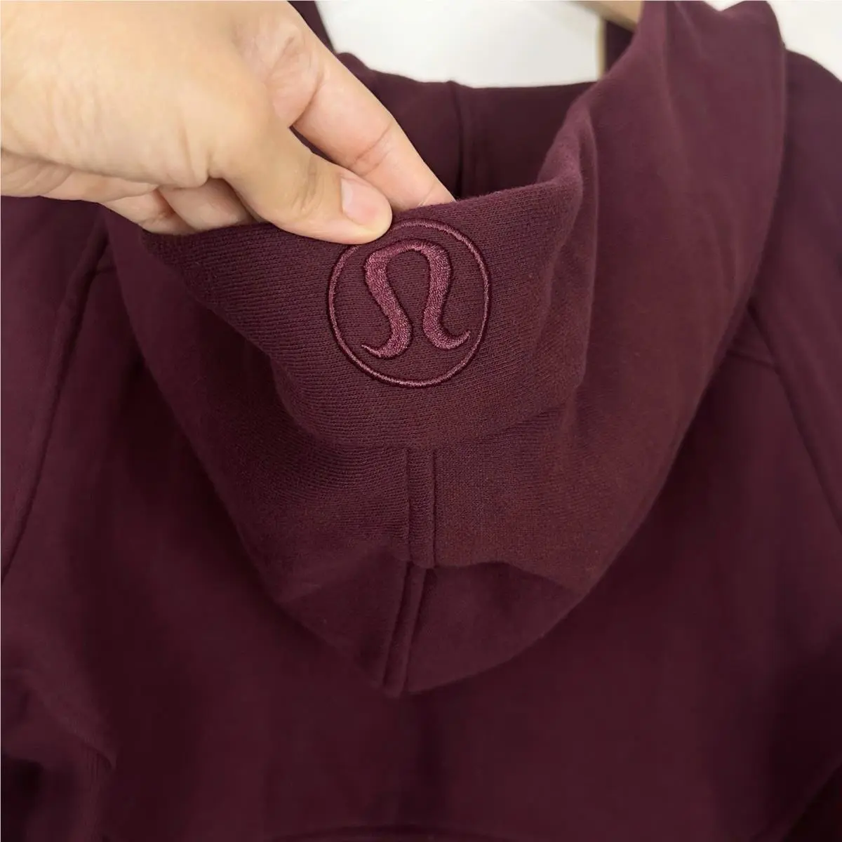 Lululemon clothing - Garnet/Gold 10