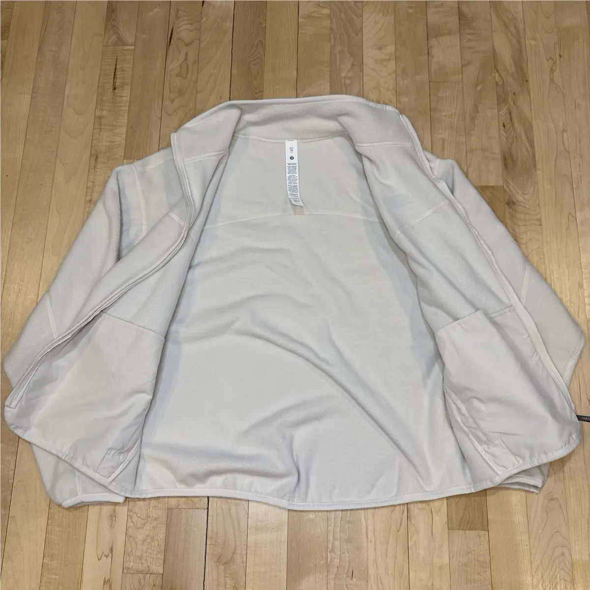Lululemon clothing - Ivory 7