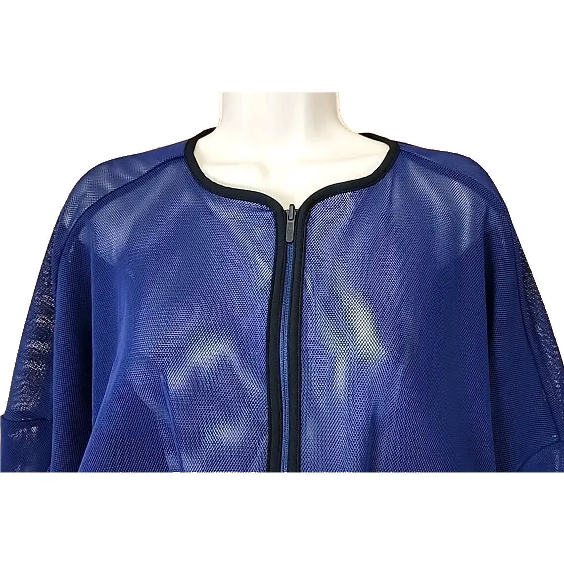 Lululemon clothing - Lululemon Kaomi - Kaomi - W4BCZS - Blue and Black 5
