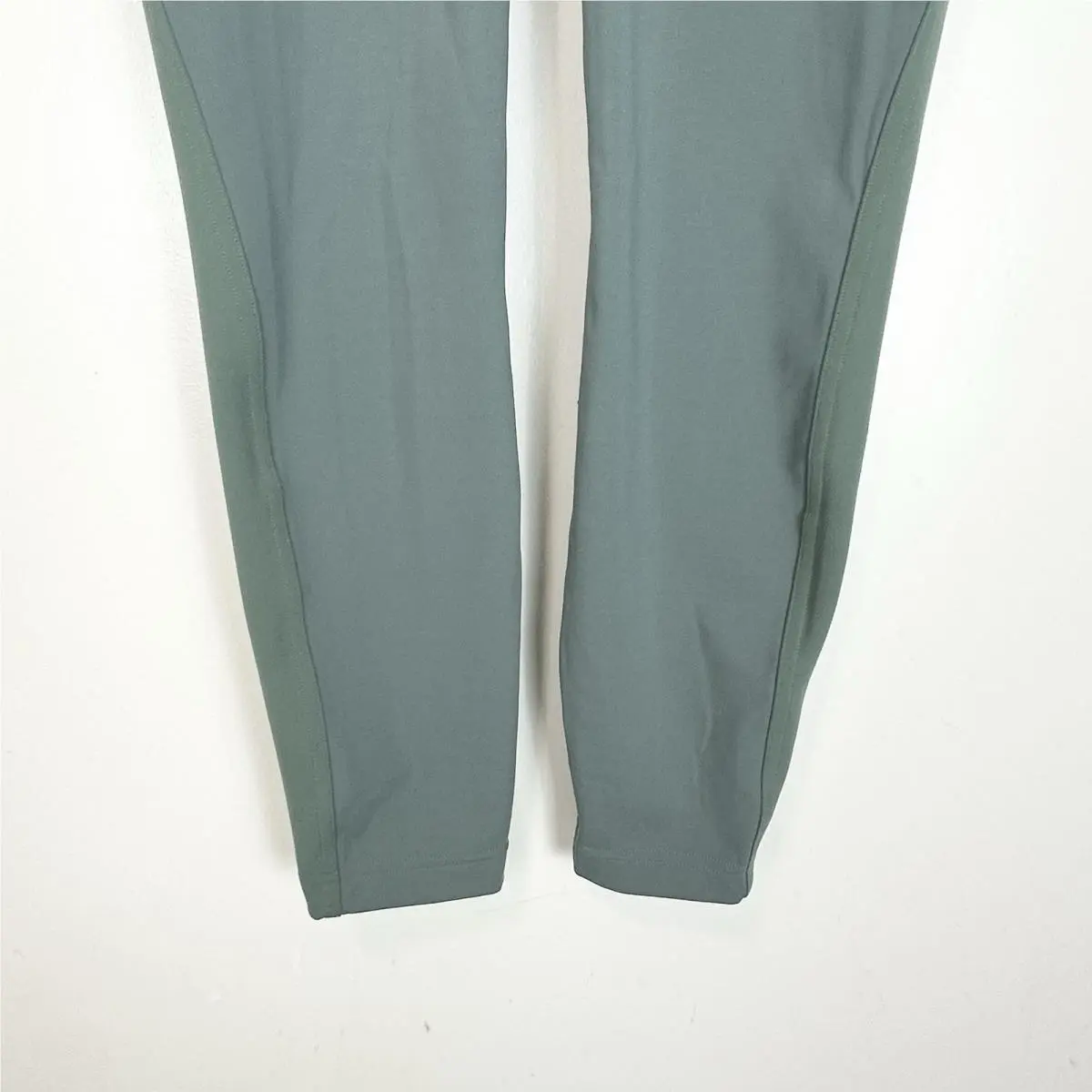 Lululemon clothing - Green 4