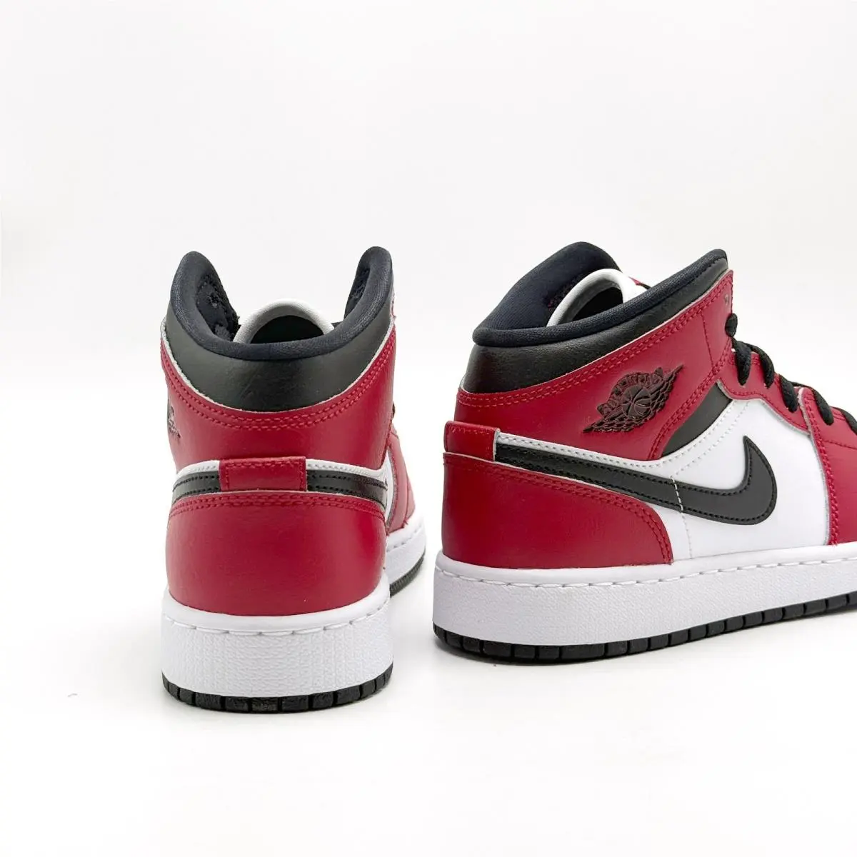 Nike shoes - Air Jordan 1 Mid - Air Mid - Red 2