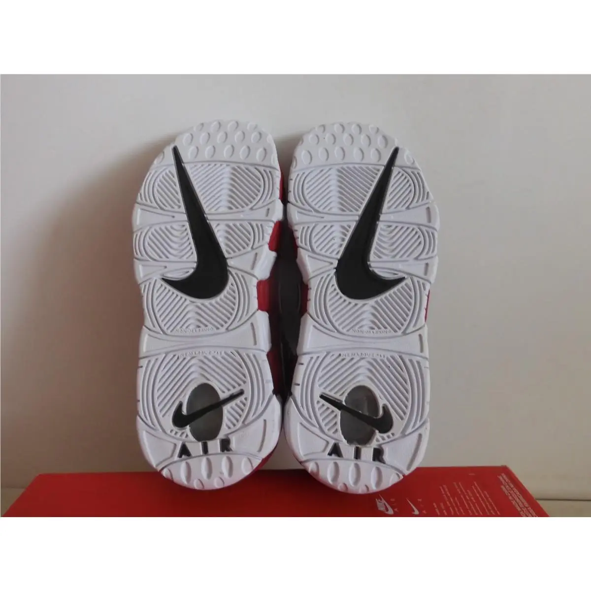 Nike shoes - Nike Air More Uptempo GS - Red 5