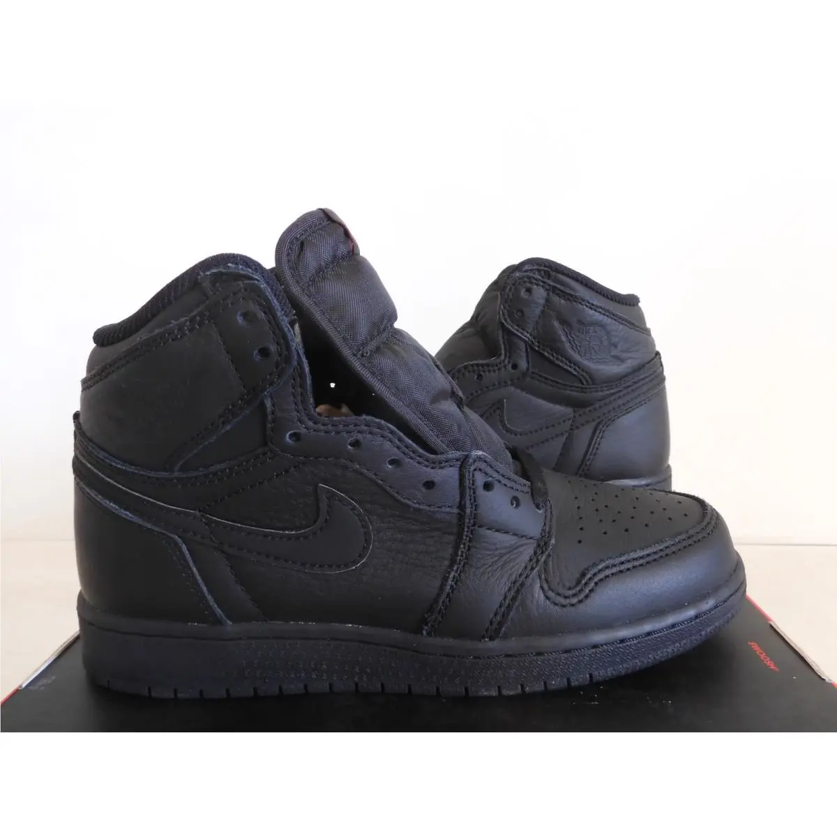 Nike shoes - Air Jordan 1 - Air - Black 0