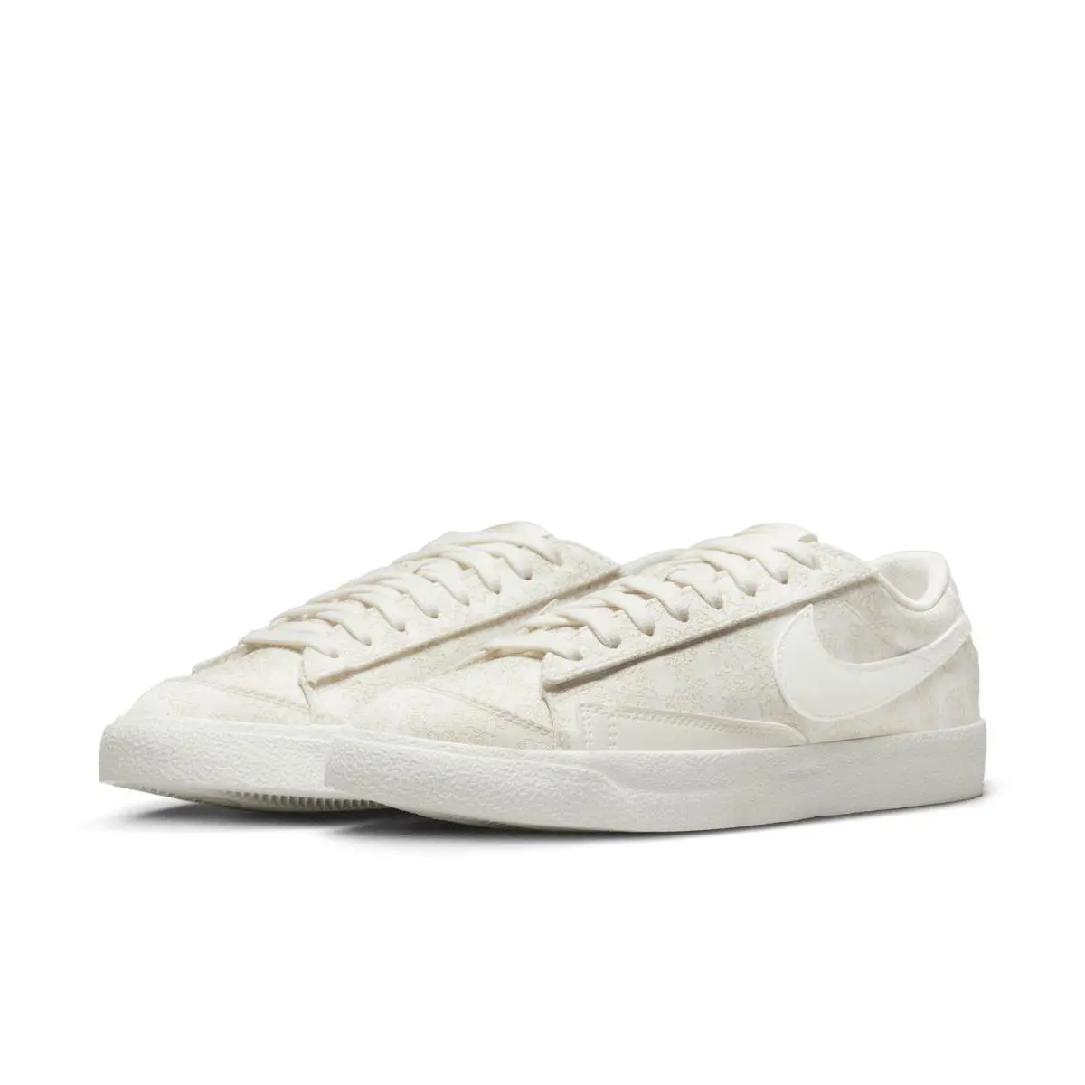 Nike Blazer Low `77 SE DR9955-100