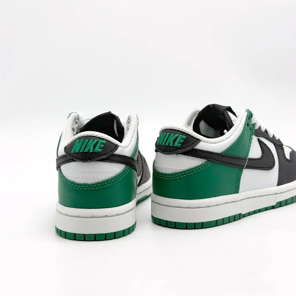 Nike shoes - White 2