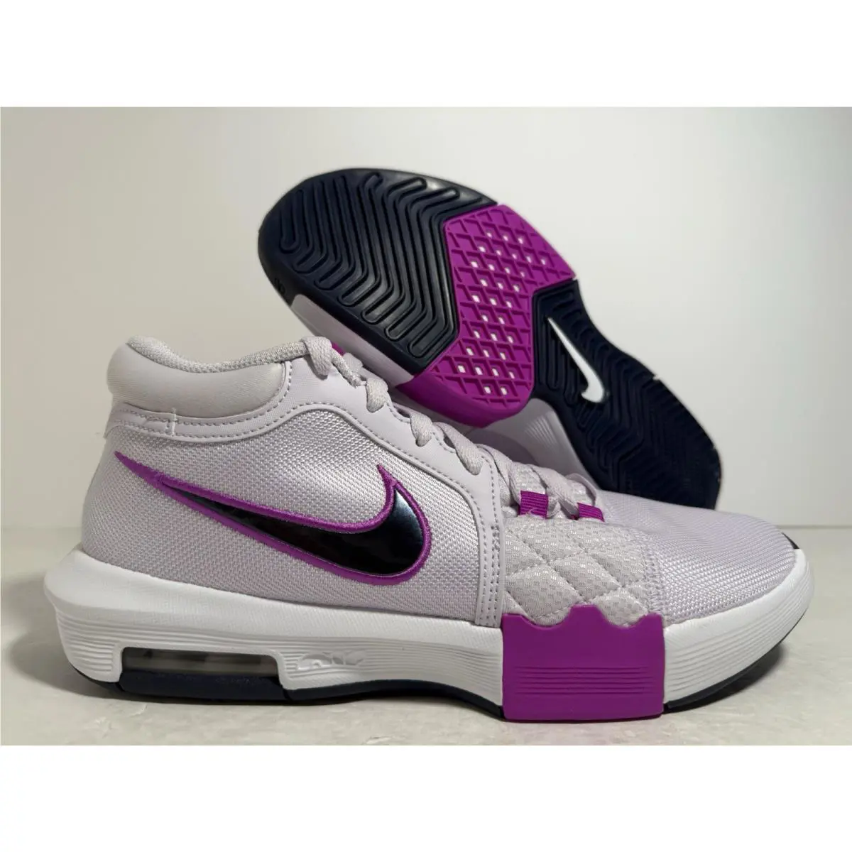 Nike Lebron Witness 8 Sneakers CD4 Barely Grape HQ2139-500 Men`s Size 8-13 US