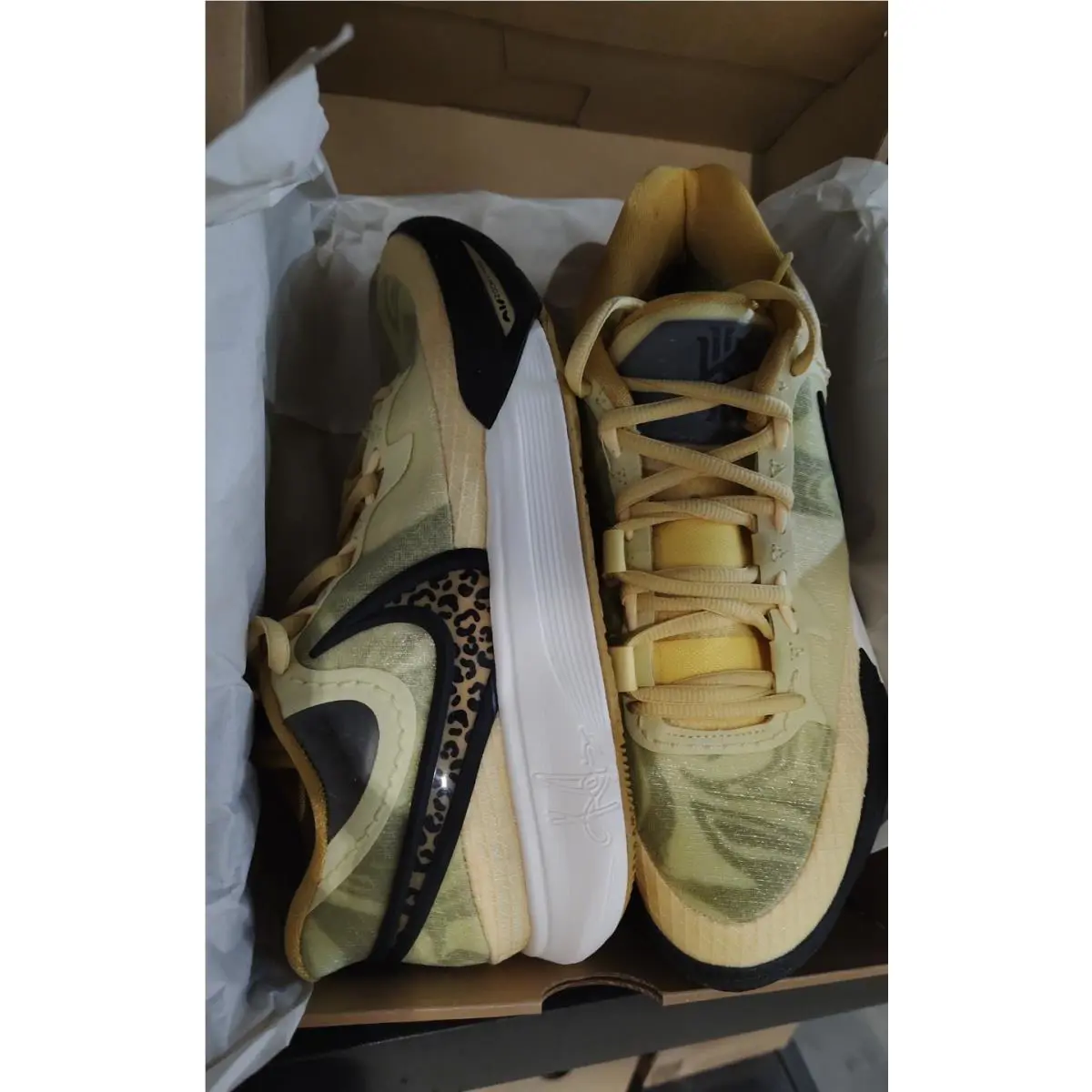Nike shoes - Nike Kyrie 8 - Kyrie - CITRON TINT BLACK WHEAT GOLG 15