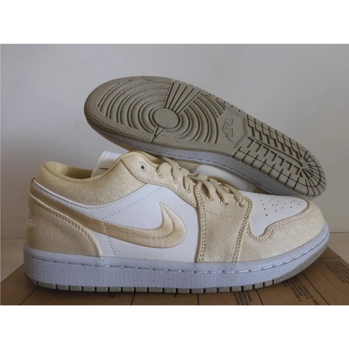Nike Air Jordan 1 Low Se Team Gold-sail Womens FN3722-701