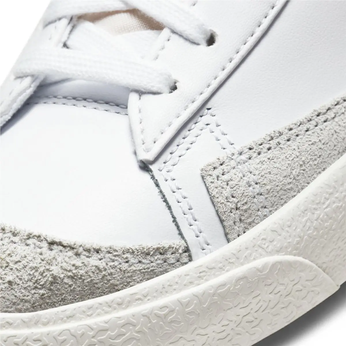 Nike shoes - White Black Sail (UPC: 194276153772) 14