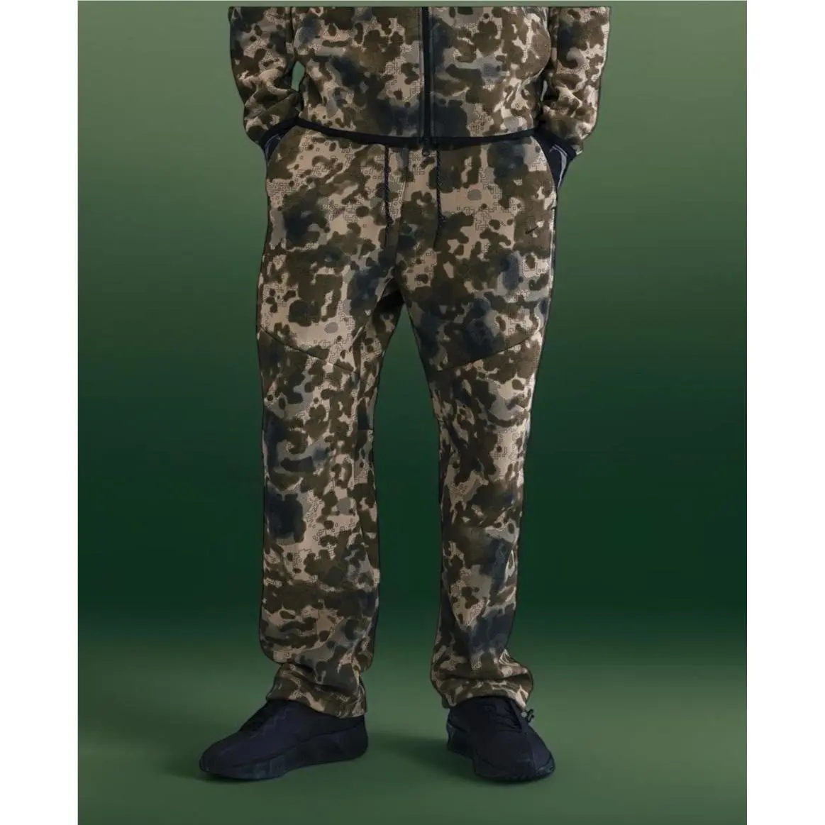 Nike Sportswear Club Fleece Cargo Pants Men’s S Olive Green Camo II1324-276