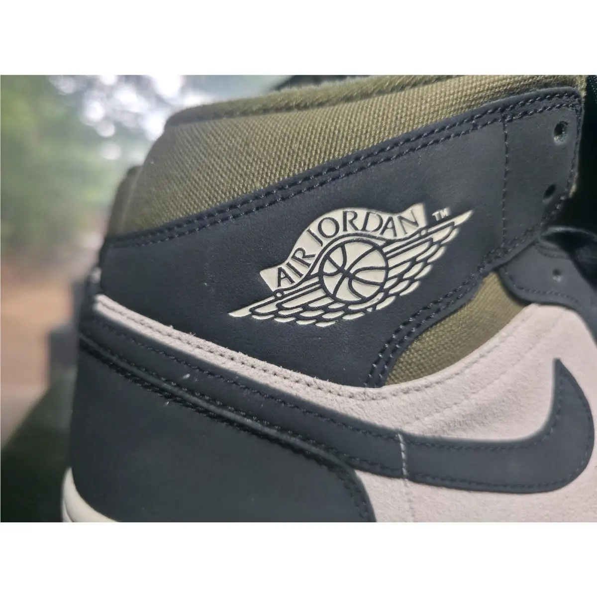 Nike shoes - Air Jordan 1 Mid SE - HV4091-102 - White 1