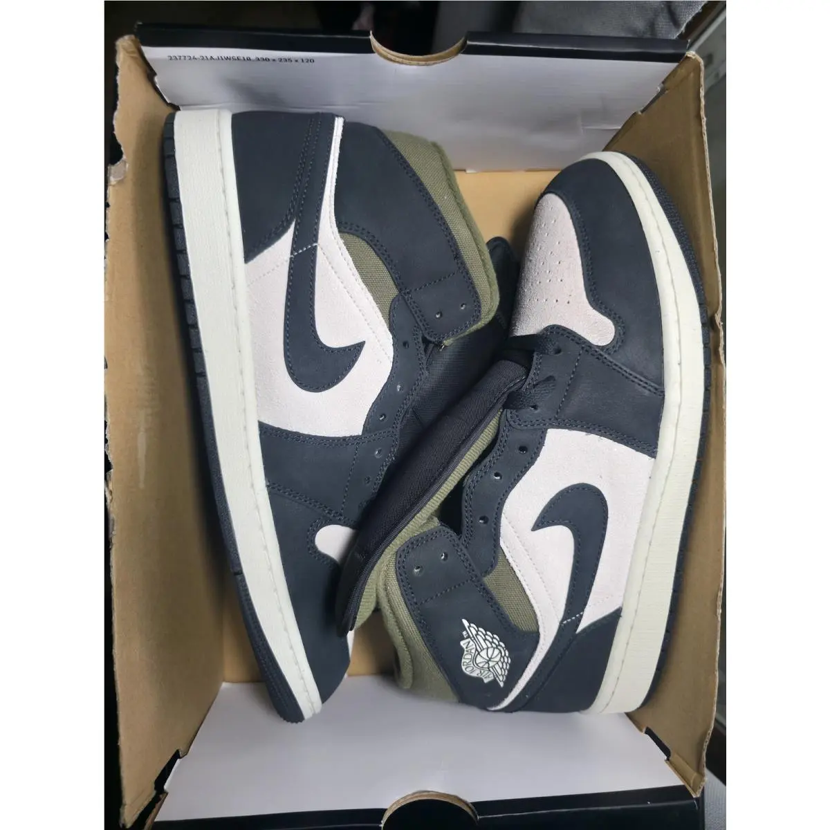 Nike shoes - Air Jordan 1 Mid SE - HV4091-102 - White 7