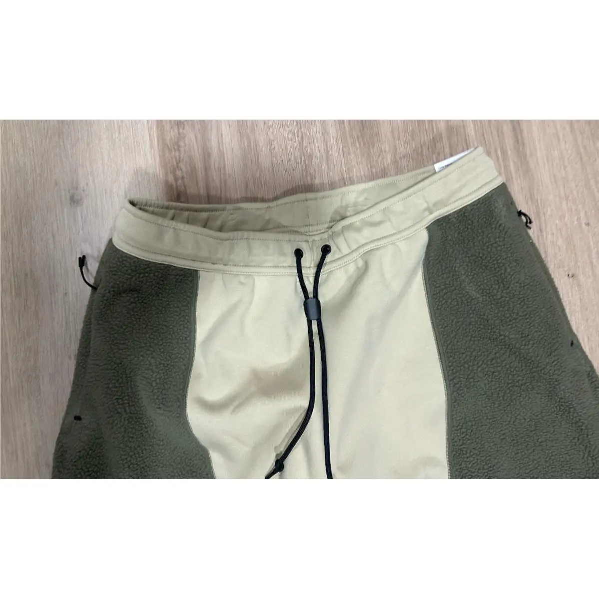 Nike clothing - IB3365 - IB3365 - Desert Khaki/Medium Olive/Black 2