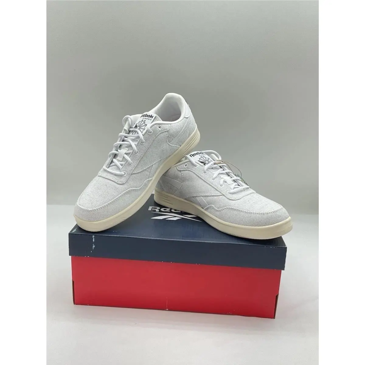 Women`s Reebok Club Memt Txtl Size 7.5 White/quartz Glow/night
