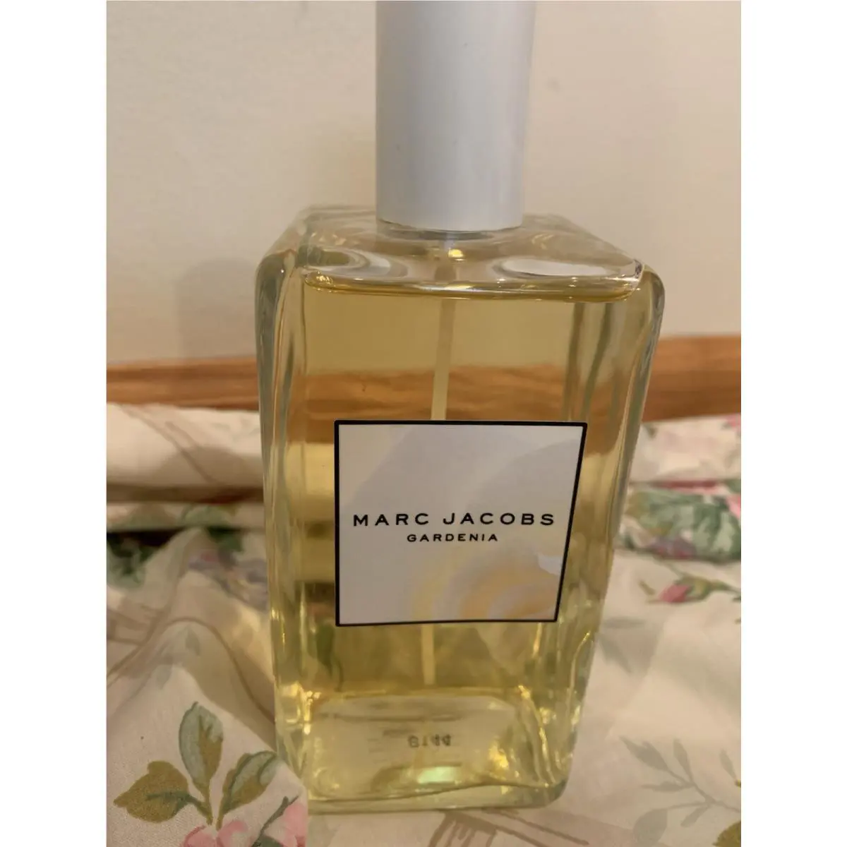 Marc Jacobs Splash Gardenia Eau De Toilette Spray 10 oz 300 ML No Cap