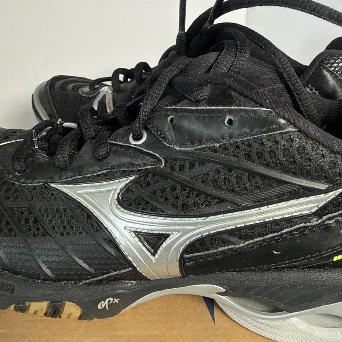 Mizuno shoes - Wave Momentum 2 - Wave Momentum - 9KV18009 - White 6