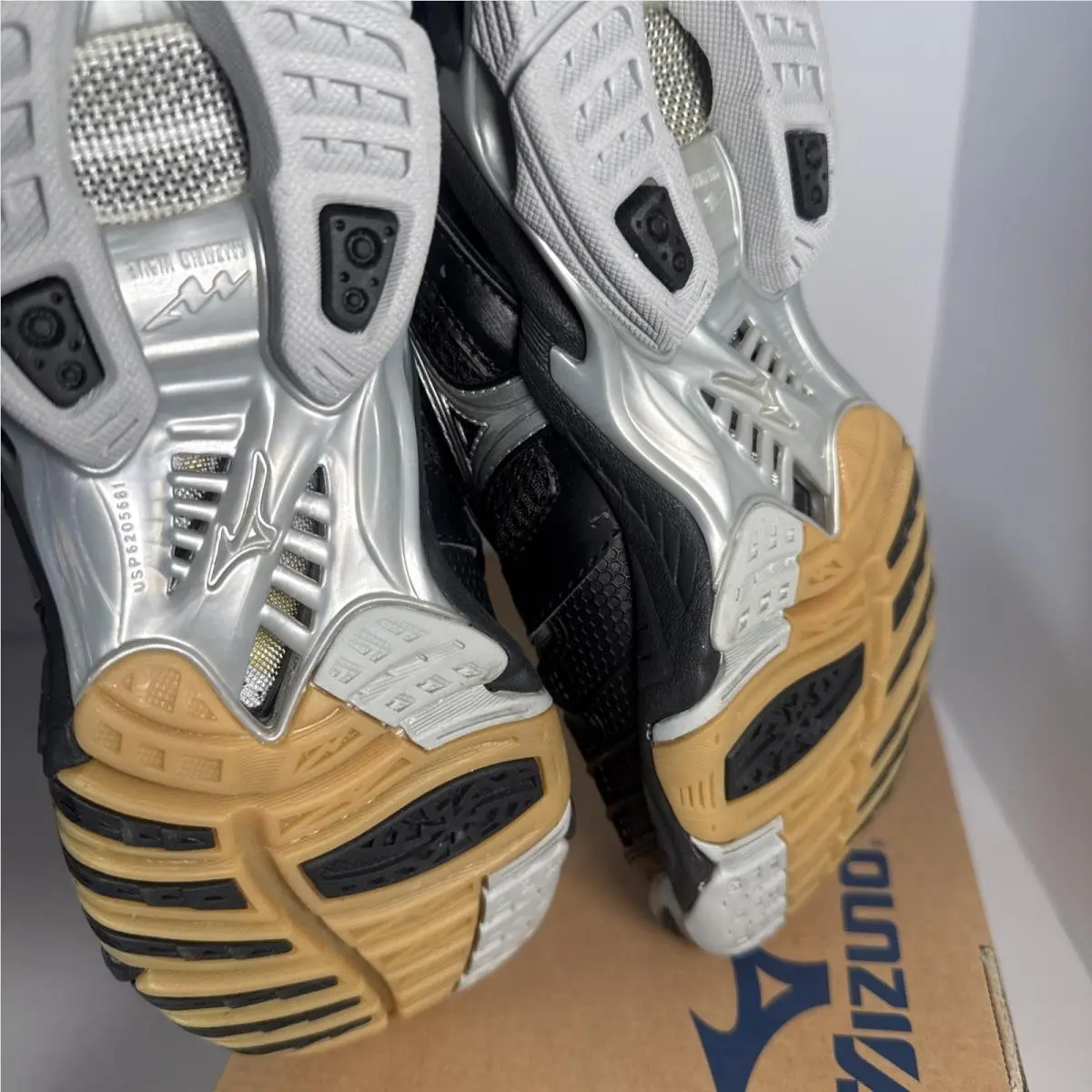 Mizuno shoes - Wave Momentum 2 - Wave Momentum - 9KV18009 - White 7