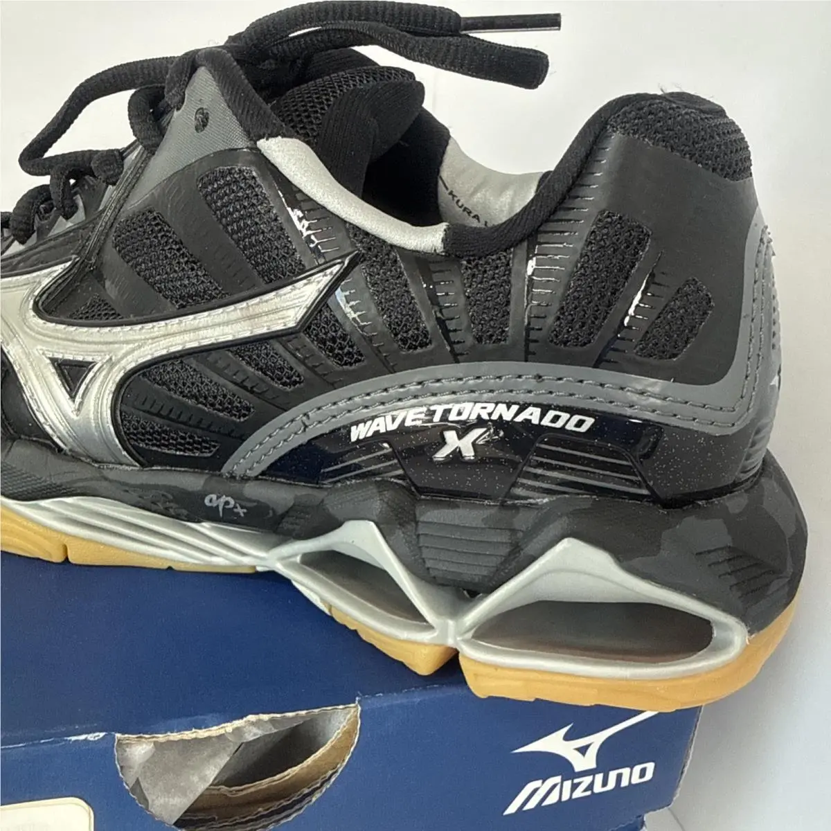 Mizuno shoes - Wave Momentum 2 - Wave Momentum - V1GC16203 - Black 0