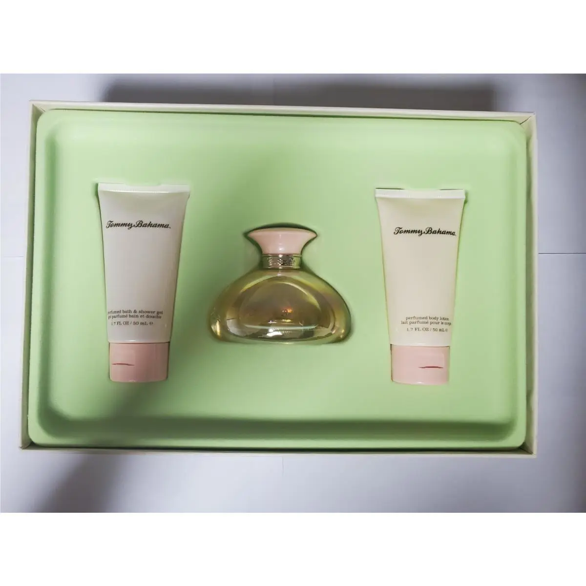 Tommy Bahama 3 Pcs Gift 1.7 oz Shower Gel 1.7 oz Spray 1.7 oz Body Lotion