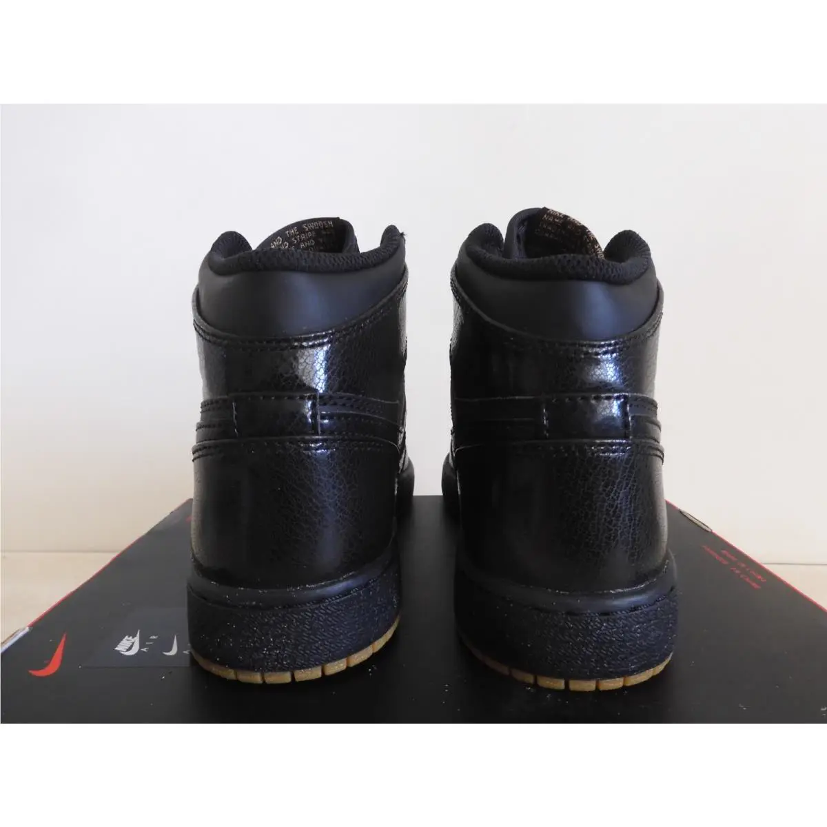 Nike shoes - Air Jordan 1 - Air - Black 3