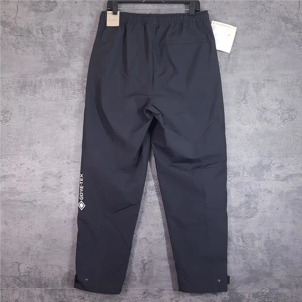 Nike clothing - Black (UPC: 196609941322) 0