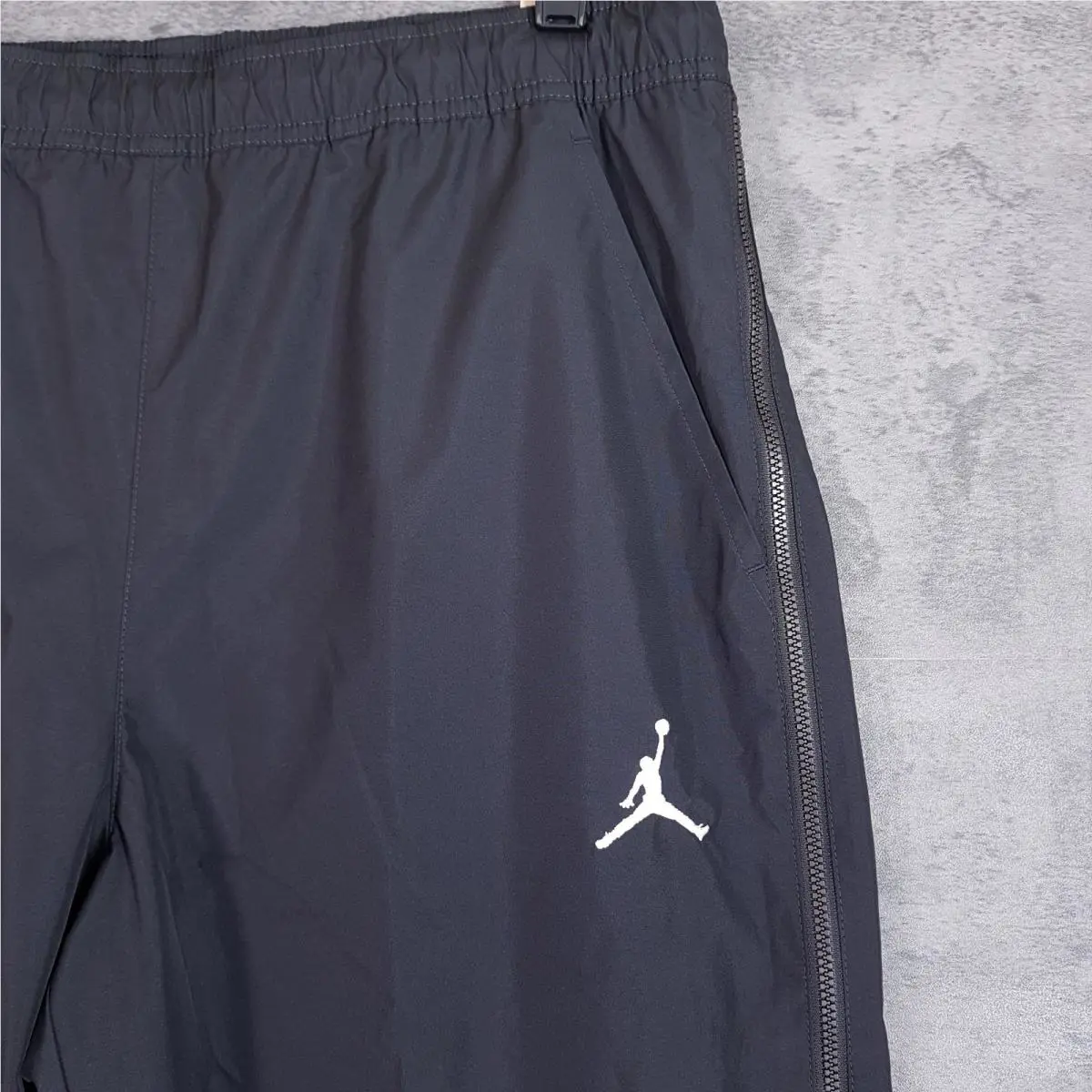 Nike clothing - Black (UPC: 196609941322) 2