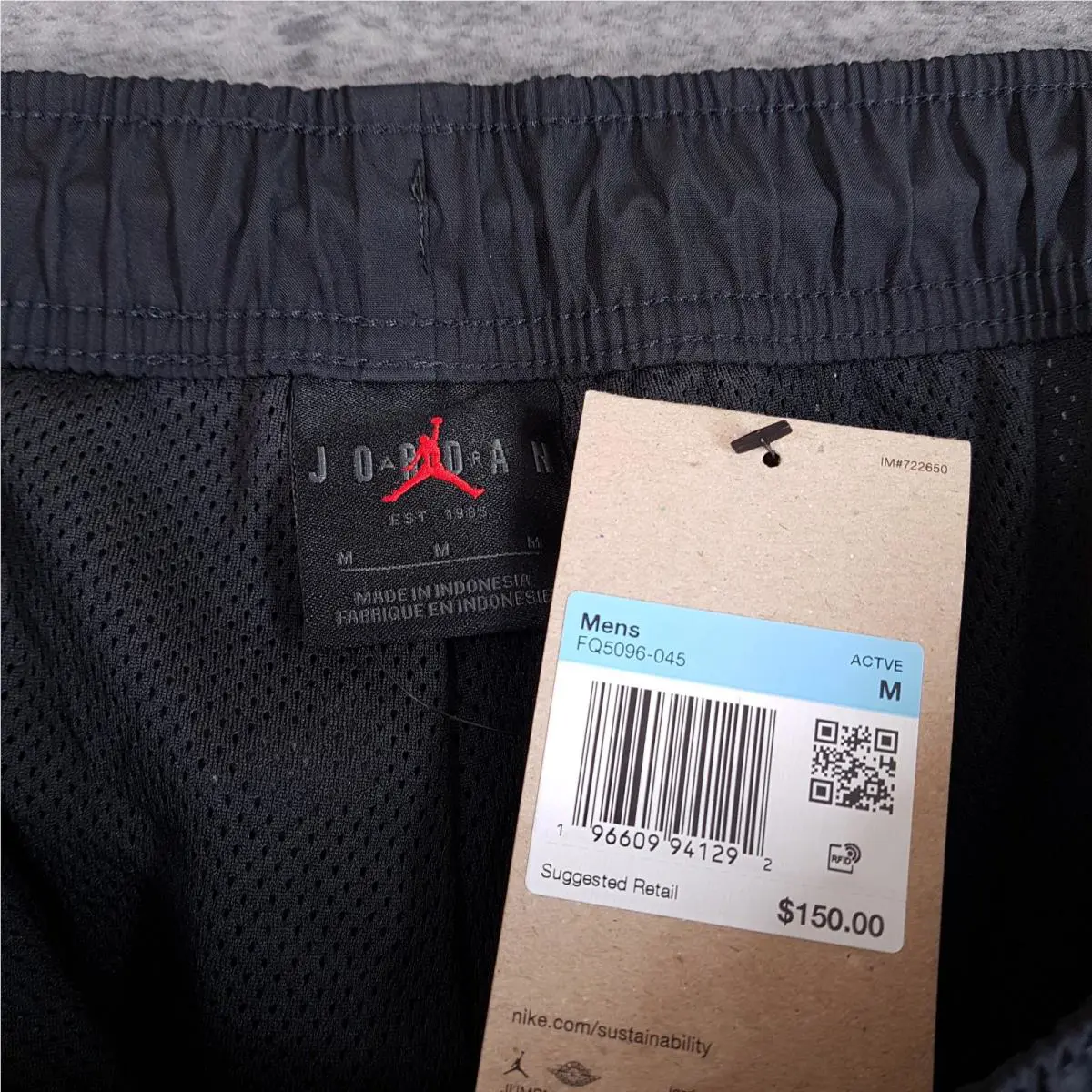 Nike clothing - Black (UPC: 196609941322) 6