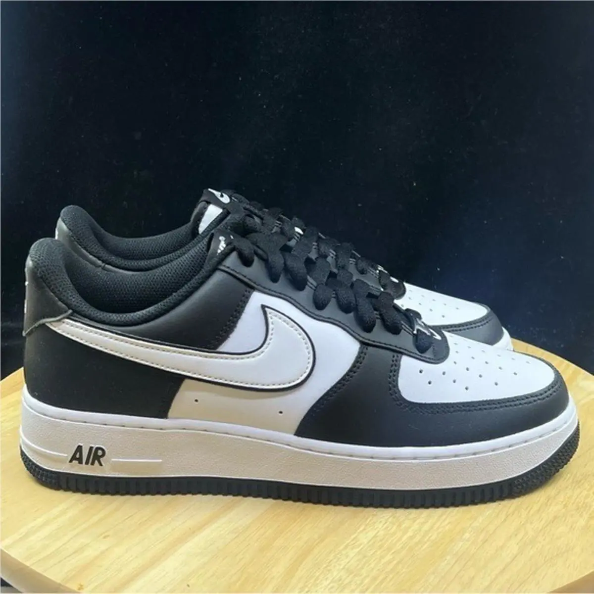 Nike shoes - Black 3