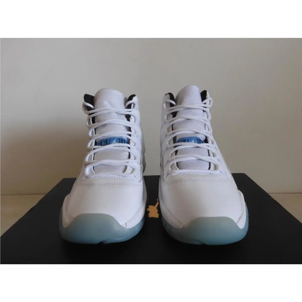 Nike shoes - Air Jordan 11 - Air - White (UPC: 823233979338) 2