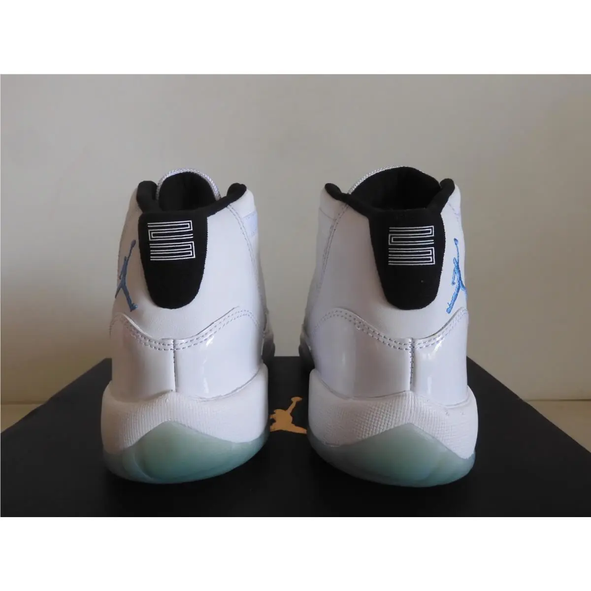 Nike shoes - Air Jordan 11 - Air - White (UPC: 823233979338) 3