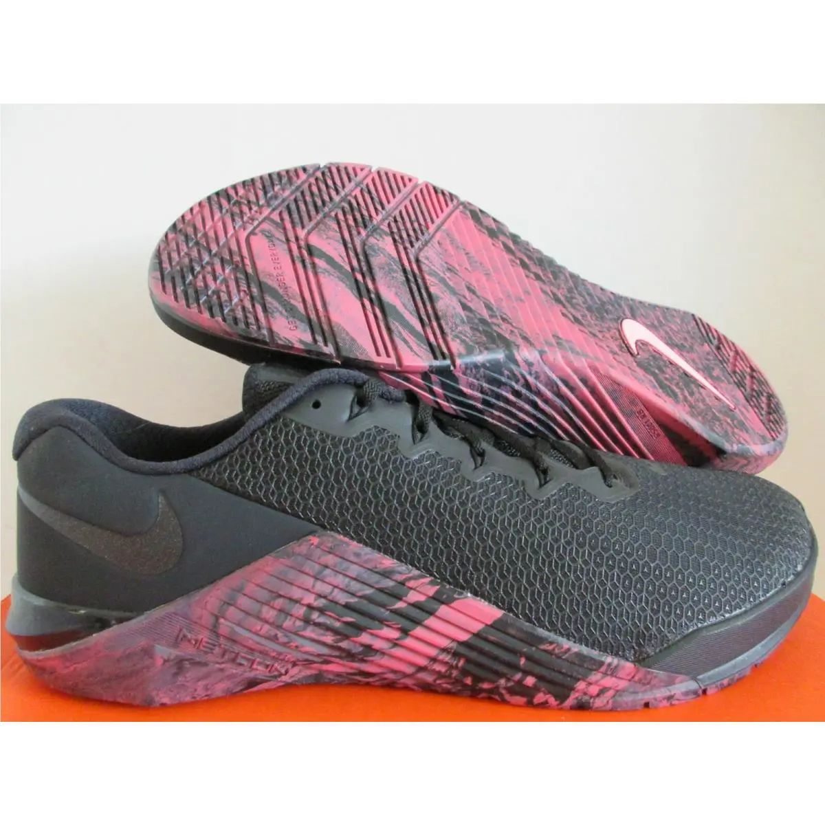 Nike Metcon 5 Black-oil Grey-sunset Pulse Sz 15 AQ1189-006